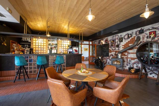 Red Deer Hotel 브레즈노 외부 사진