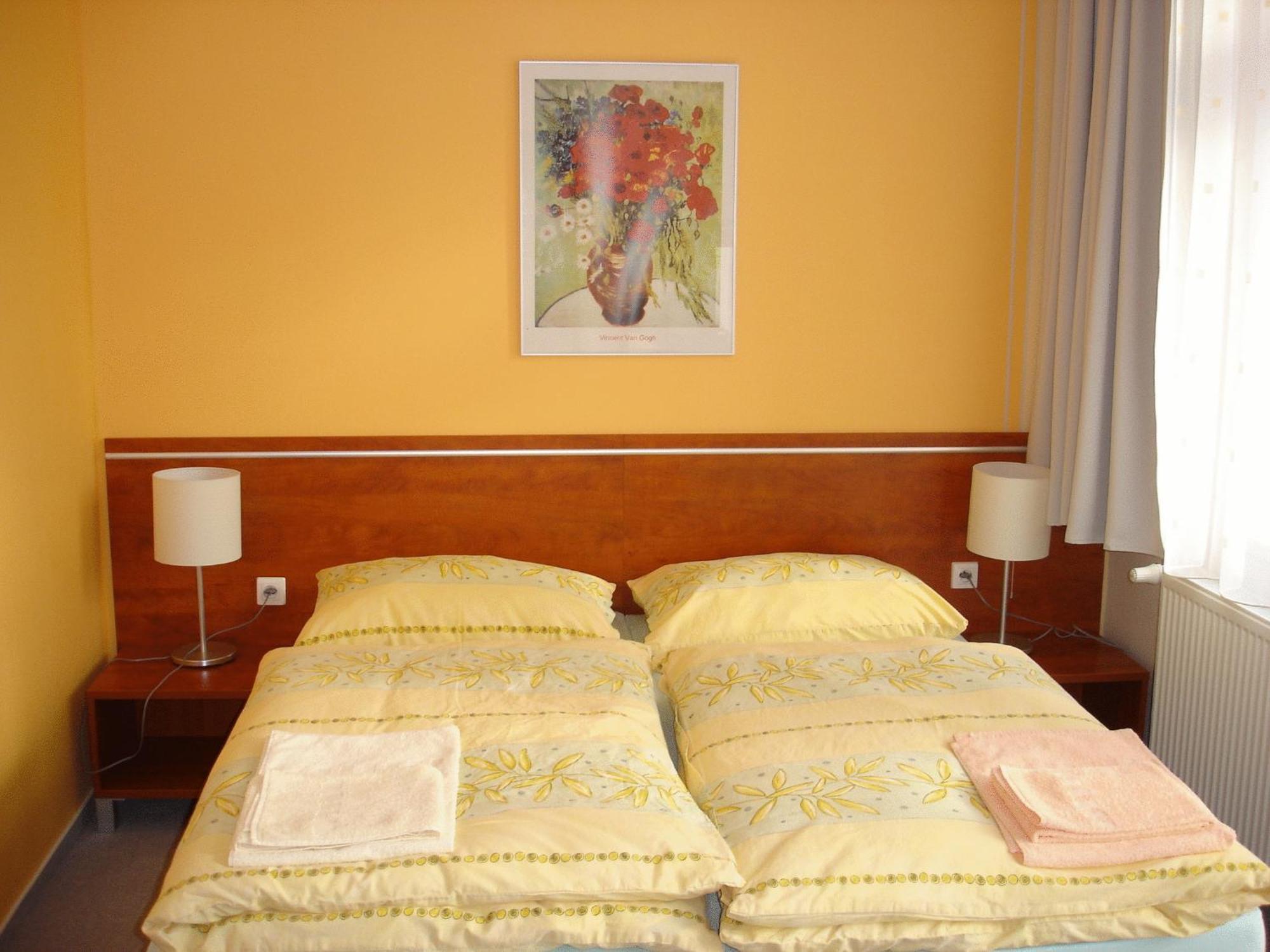 Red Deer Hotel 브레즈노 외부 사진
